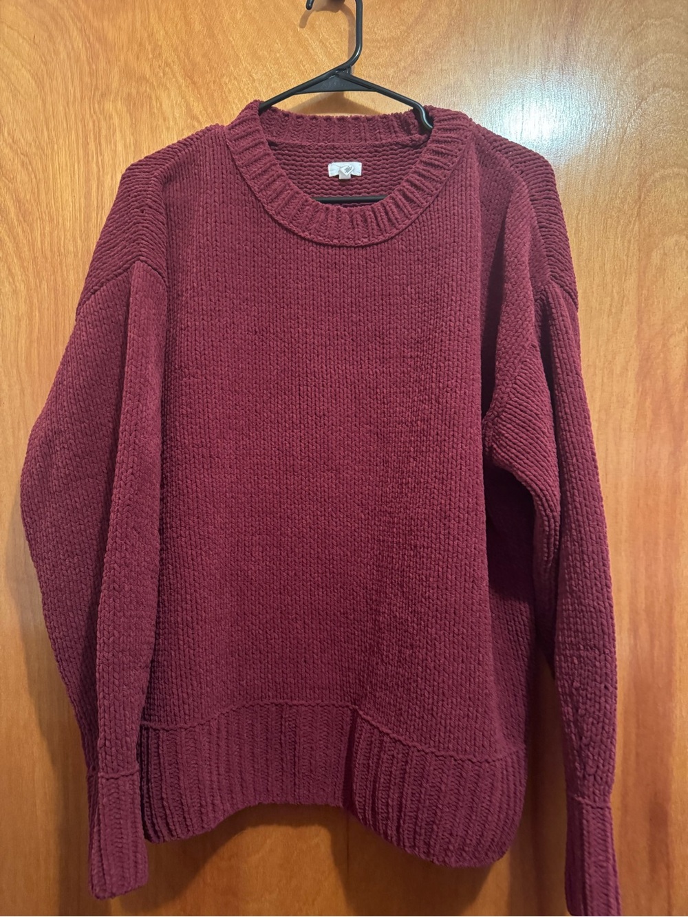 aerie Men's Crewneck Sweater in Burgundy